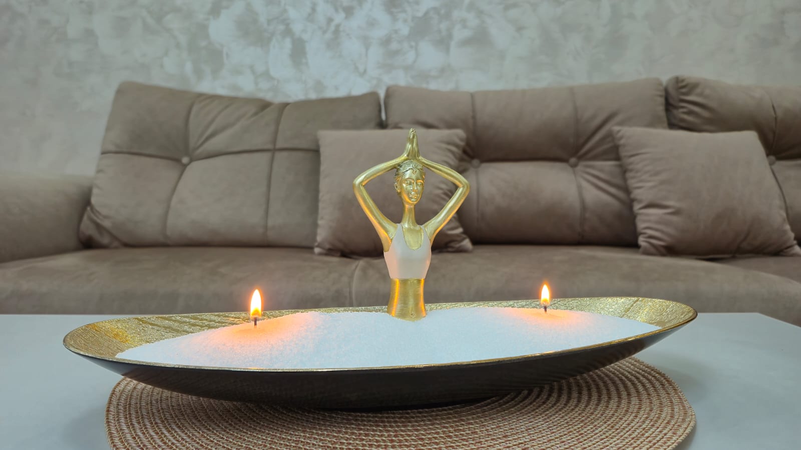 bela pescana sveca u prodaji 